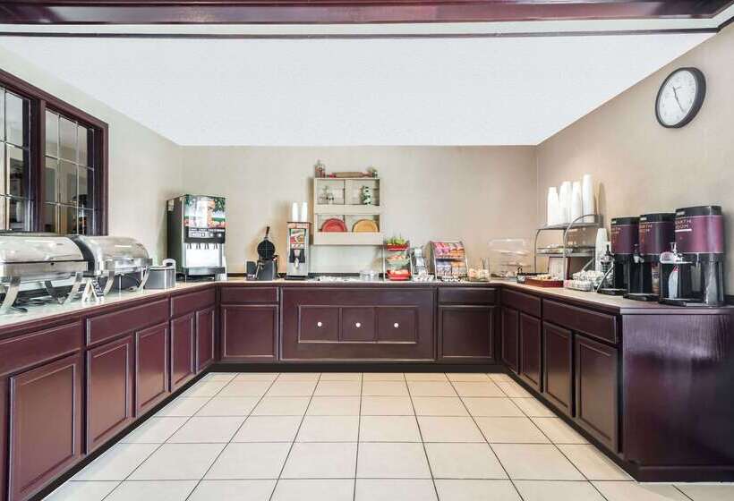 اقامتگاه Hawthorn Extended Stay By Wyndham Dayton