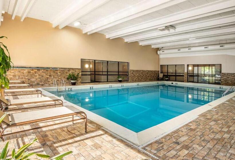 هتل Americinn By Wyndham Grand Rapids Airport North
