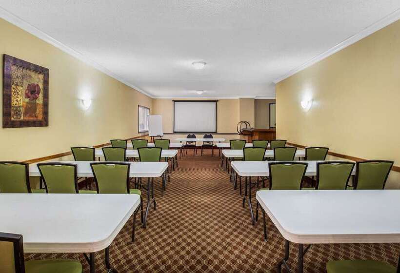 ホテル Baymont By Wyndham Tehachapi