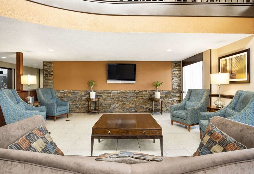 هتل Americinn By Wyndham Grand Rapids Airport North