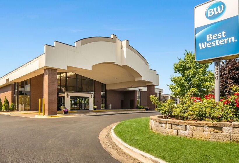 هتل Americinn By Wyndham Grand Rapids Airport North