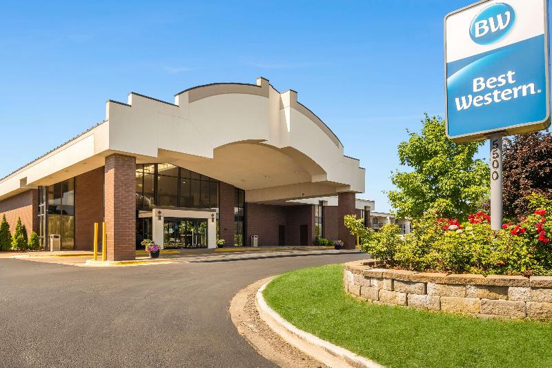 هتل Americinn By Wyndham Grand Rapids Airport North