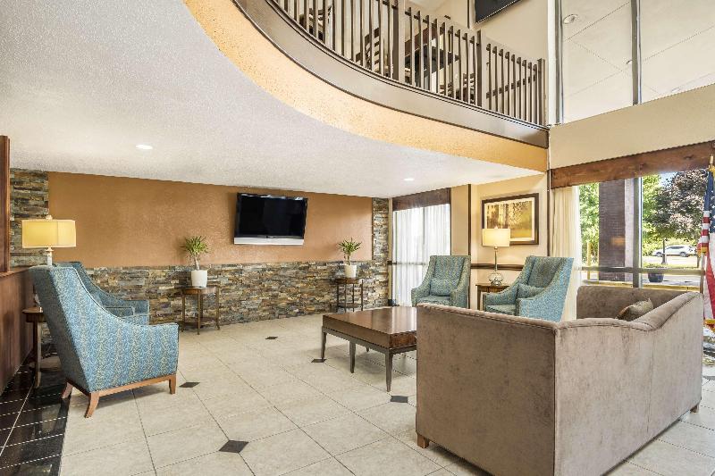 هتل Americinn By Wyndham Grand Rapids Airport North