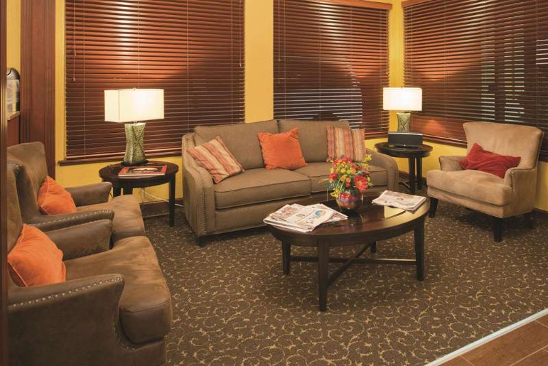 هتل Best Western Plus Parkway Inn