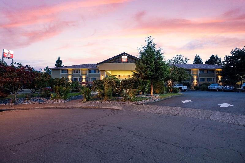 هتل Best Western Plus Parkway Inn