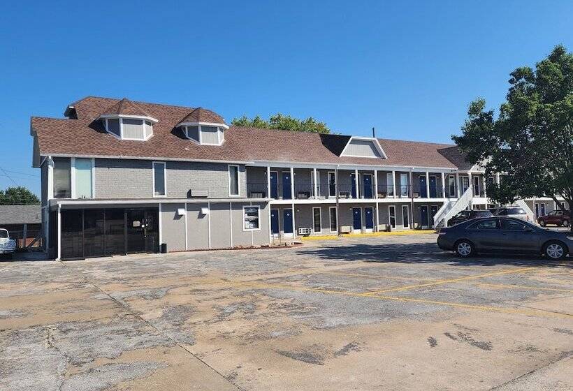 酒店 Carthage Inn