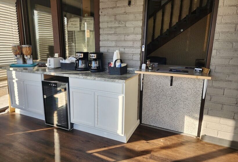 酒店 Carthage Inn