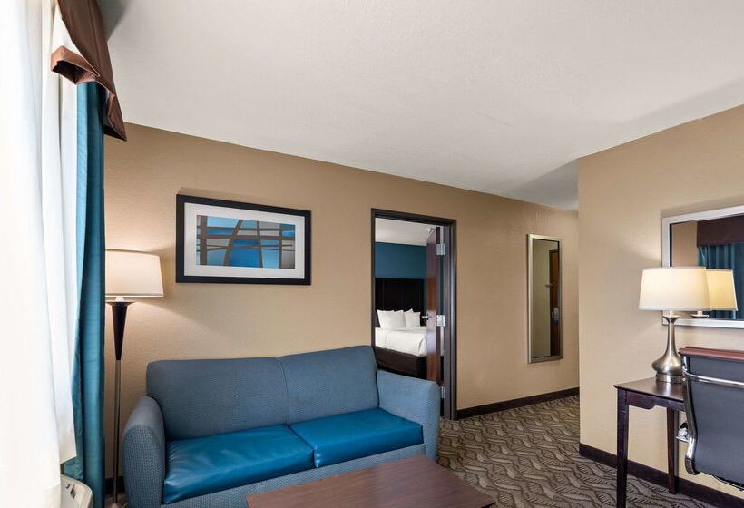 هتل Comfort Inn & Suites Springfield I55