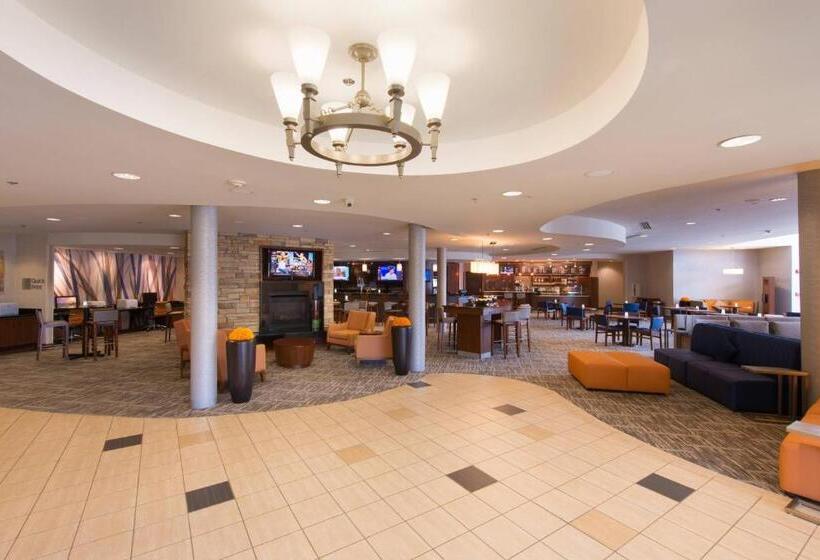 هتل Courtyard By Marriott Canton