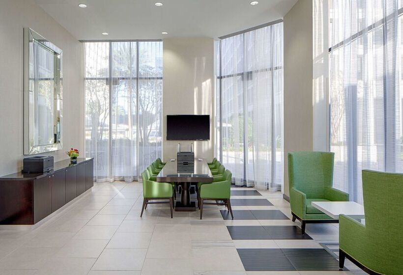 Doubletree By Hilton Hotel Houston   Greenway Plaza