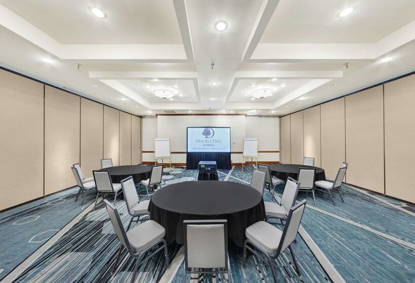 هتل Doubletree By Hilton Minneapolis Park Place