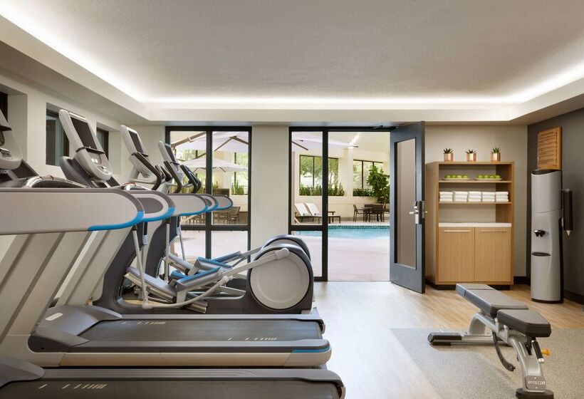 هتل Doubletree By Hilton Minneapolis Park Place