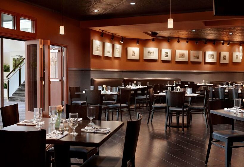 هتل Doubletree By Hilton Minneapolis Park Place