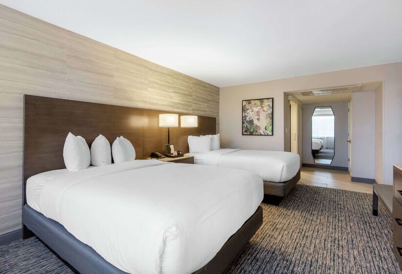 هتل Doubletree By Hilton Birmingham Perimeter Park