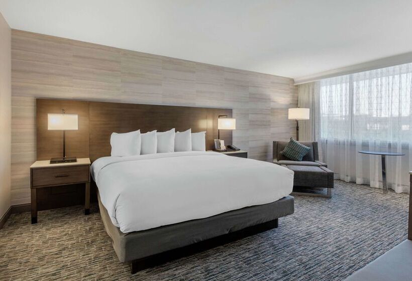 هتل Doubletree By Hilton Birmingham Perimeter Park