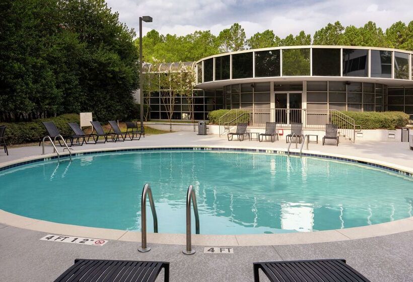 هتل Doubletree By Hilton Birmingham Perimeter Park