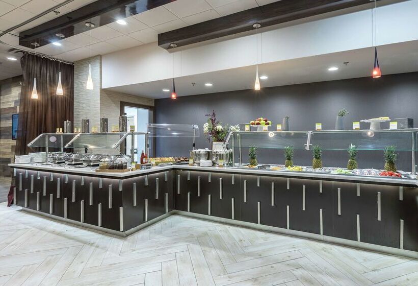فندق Doubletree By Hilton Winston Salem University