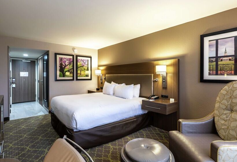 فندق Doubletree By Hilton Winston Salem University