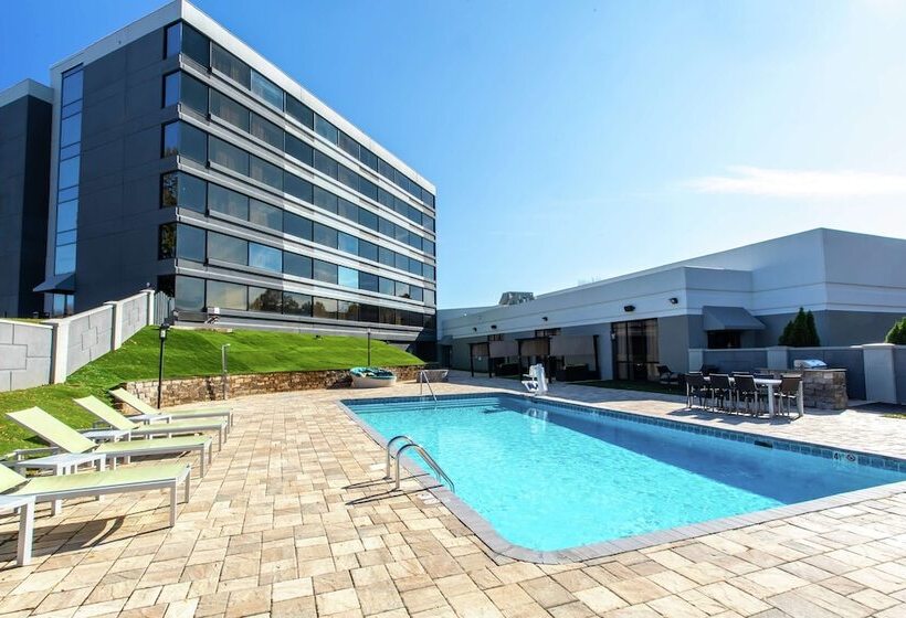 فندق Doubletree By Hilton Winston Salem University