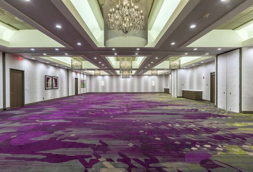 فندق Doubletree By Hilton Winston Salem University