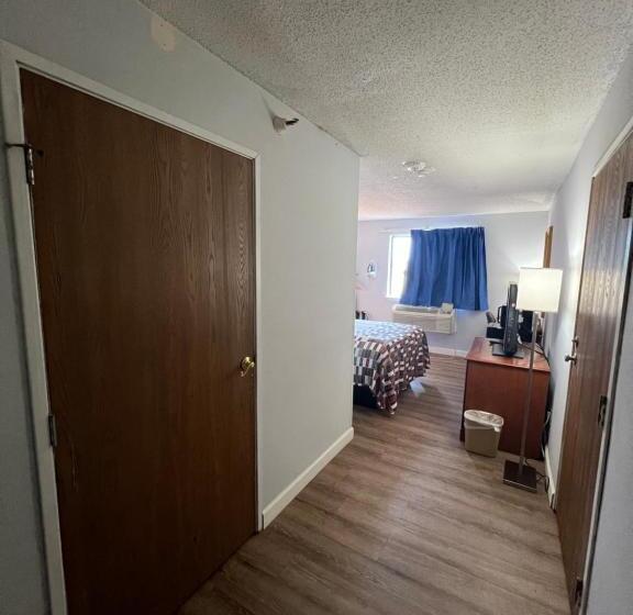 호텔 Economy 7 Inn   Norfolk