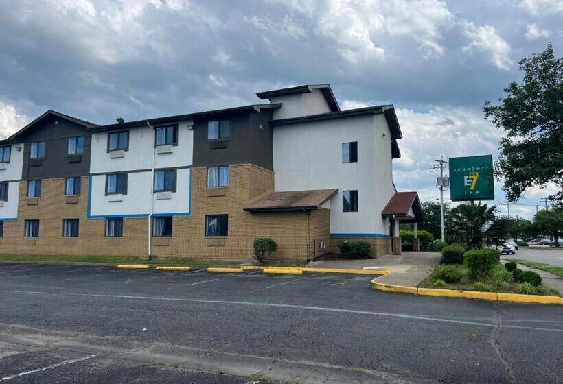 호텔 Economy 7 Inn   Norfolk