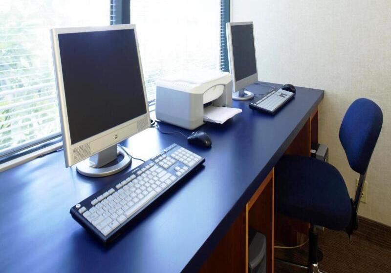 בית מלון כפרי Four Points By Sheraton Charlotte