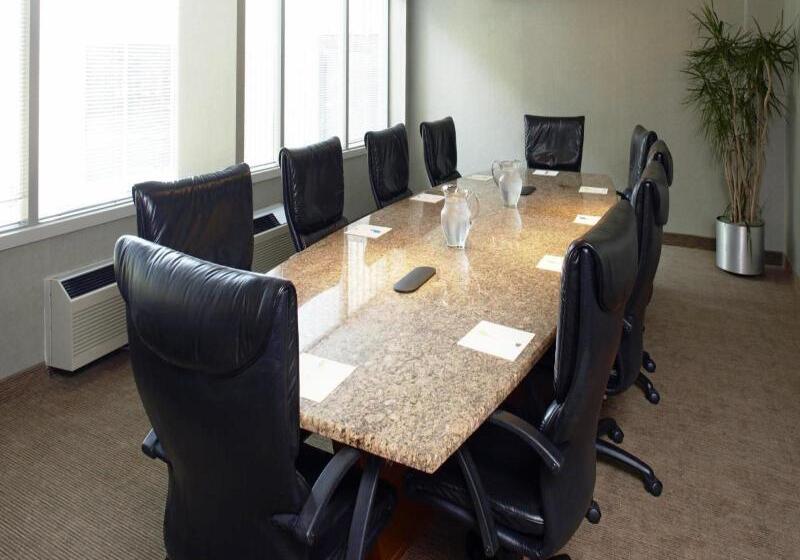 בית מלון כפרי Four Points By Sheraton Charlotte