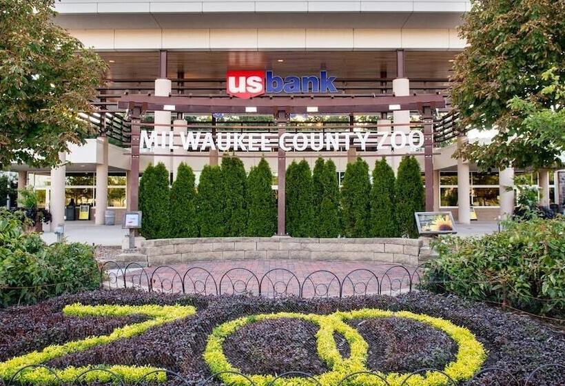 فندق Four Points By Sheraton Milwaukee North Shore