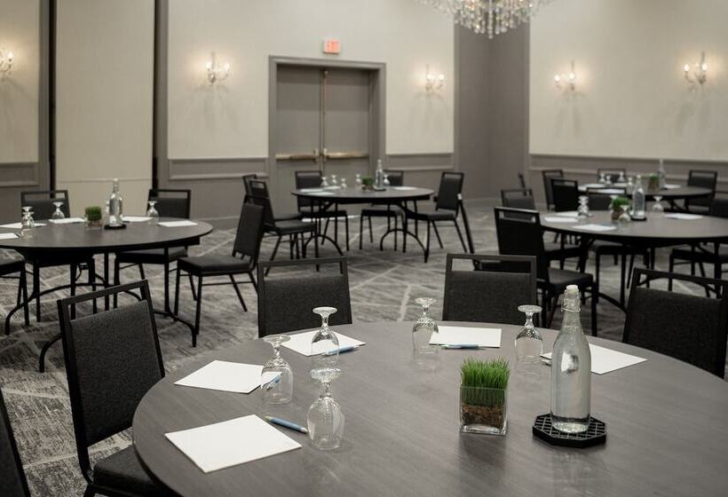 فندق Four Points By Sheraton Milwaukee North Shore