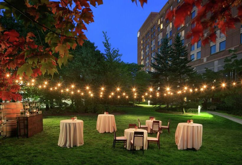 هتل Hilton Boston Logan Airport