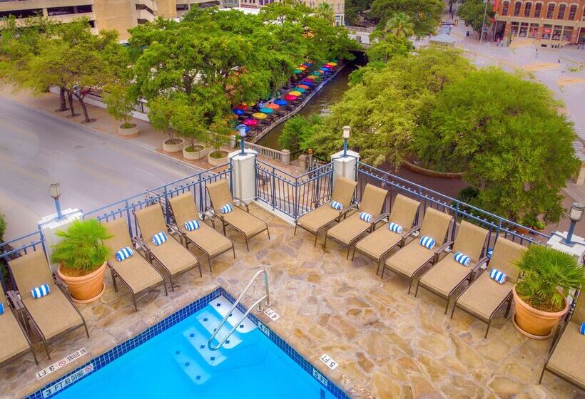هتل Hilton Palacio Del Rio