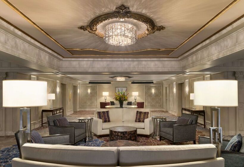 هتل Hilton St. Louis Frontenac