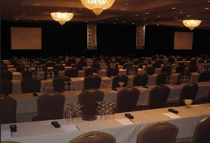 هتل Hilton St. Louis Frontenac