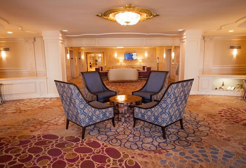 هتل Hilton St. Louis Frontenac