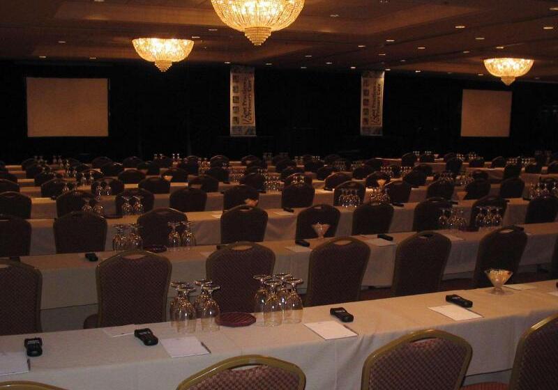 هتل Hilton St. Louis Frontenac