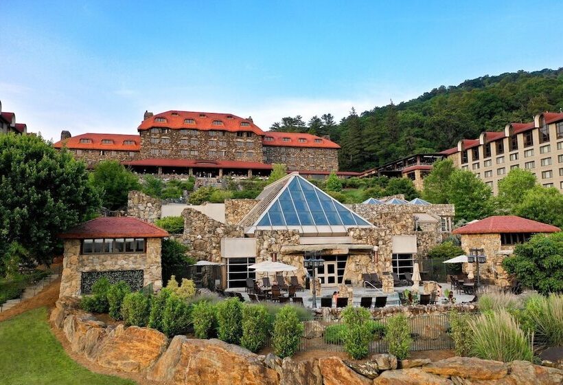 هتل The Omni Grove Park Inn & Spa   Asheville