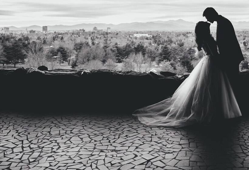 هتل The Omni Grove Park Inn & Spa   Asheville