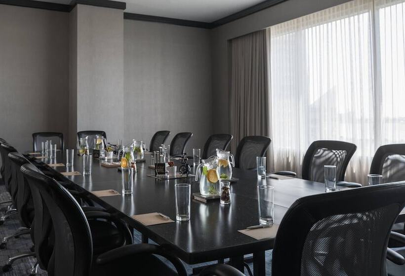 هتل Renaissance Baltimore Harborplace