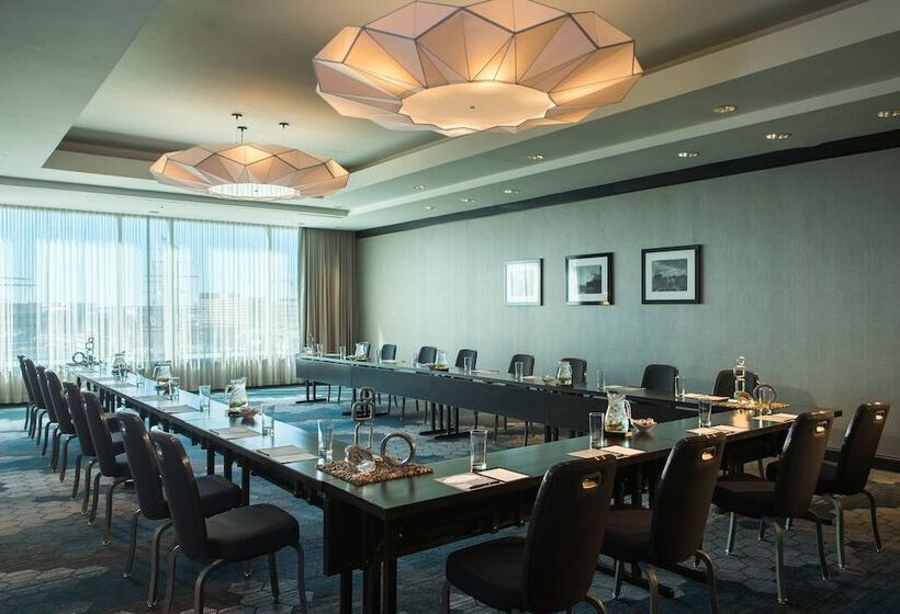 هتل Renaissance Baltimore Harborplace