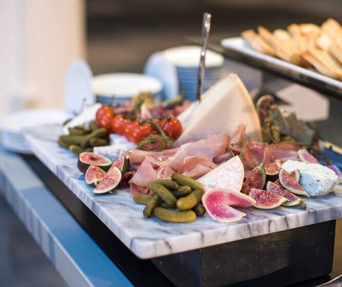 هتل Renaissance Baltimore Harborplace