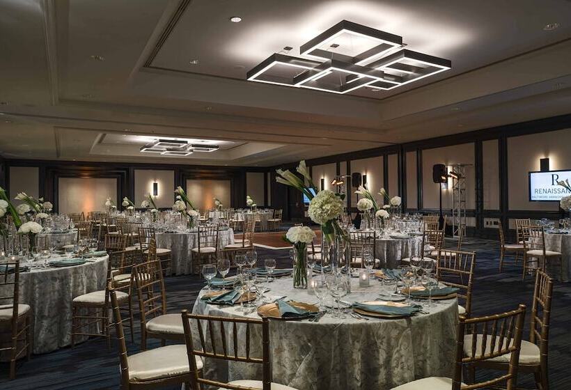 هتل Renaissance Baltimore Harborplace