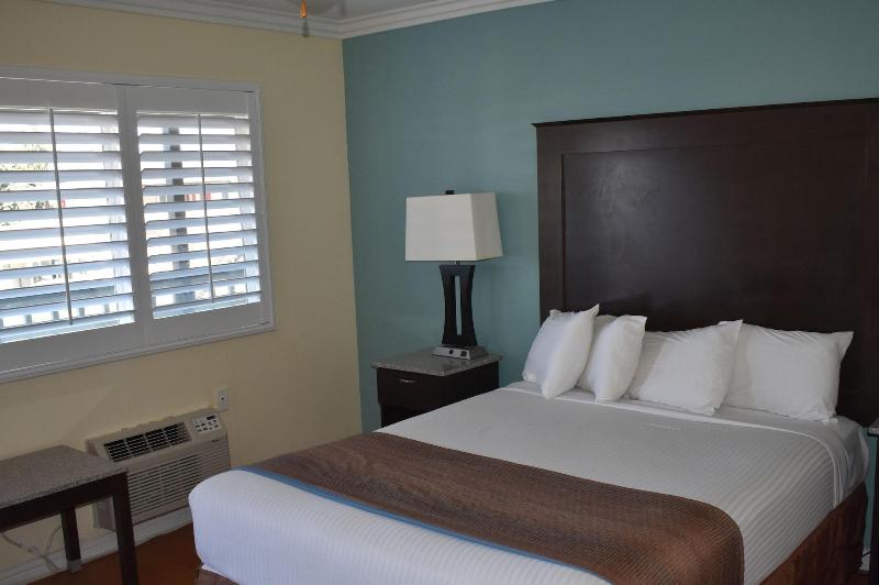 فندق Rockview Inn And Suites