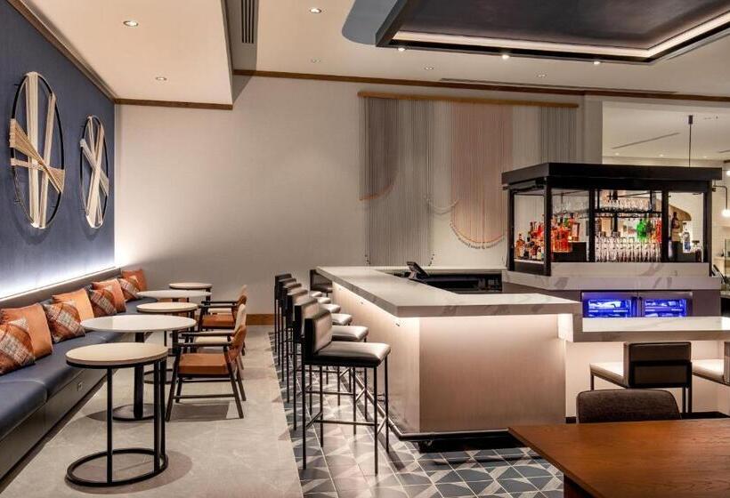 هتل Sheraton Nashua