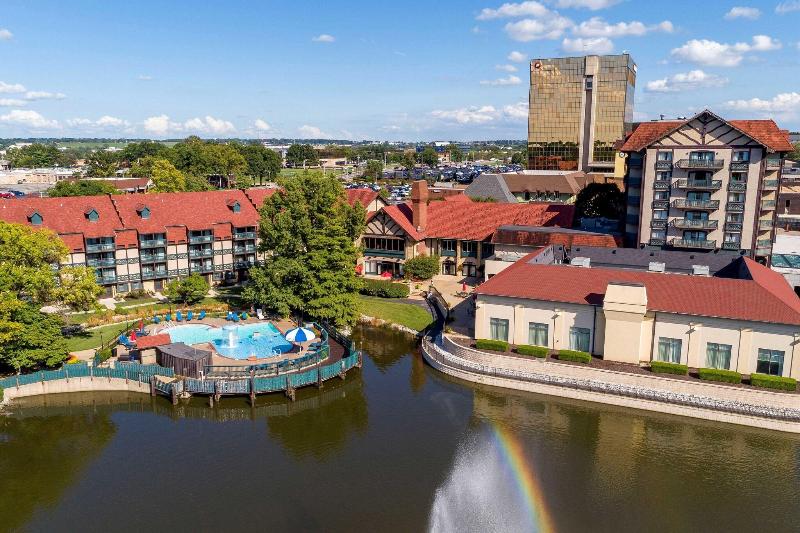 هتل Sheraton Westport Lakeside Chalet