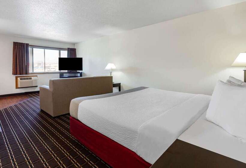 هتل Super 8 By Wyndham La Crosse