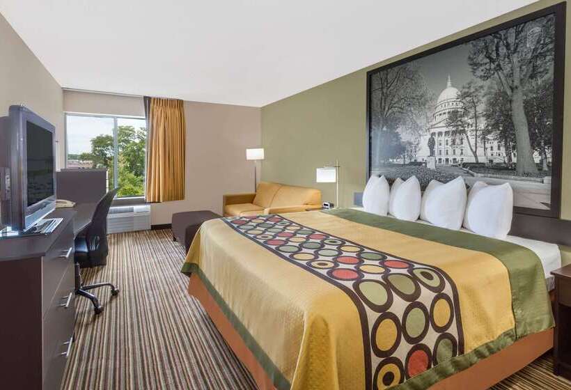 هتل Super 8 By Wyndham Madison South