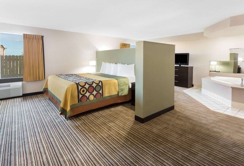 هتل Super 8 By Wyndham Madison South