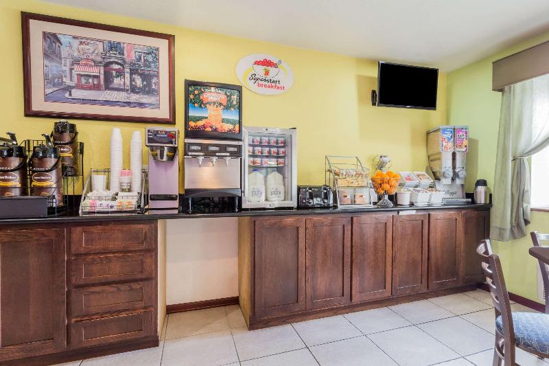 فندق Super 8 By Wyndham Sacramento