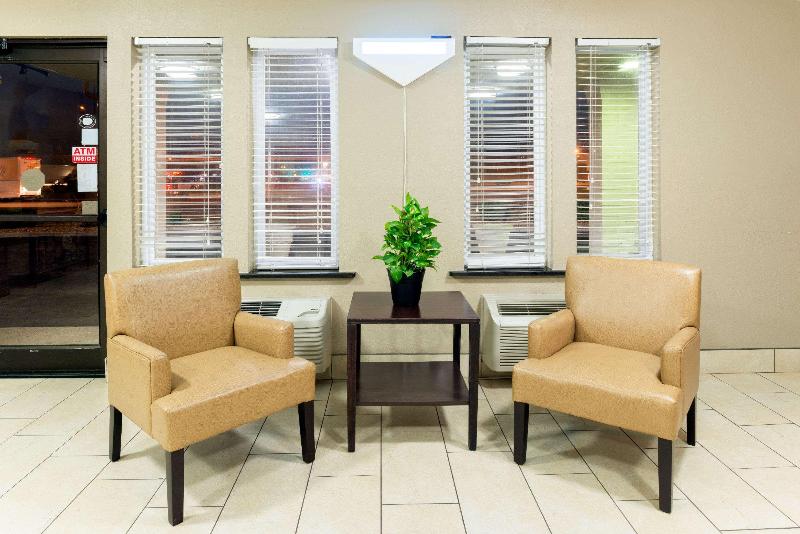 هتل Super 8 By Wyndham Springfield East